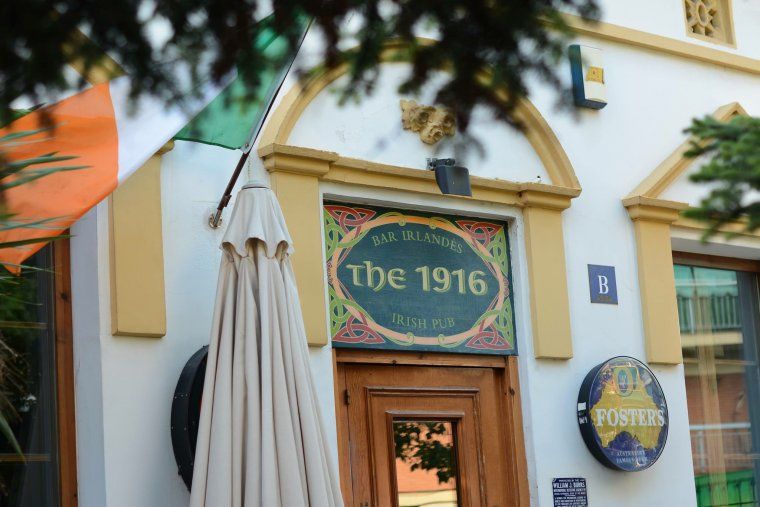 The 1916 Irish Pub