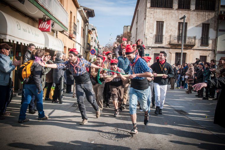 La passada per la plaça de Sant Ramon