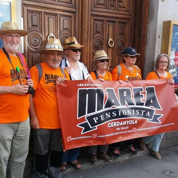 Membres de la Marea Pensionista de Cerdanyola en concentracions anteriors