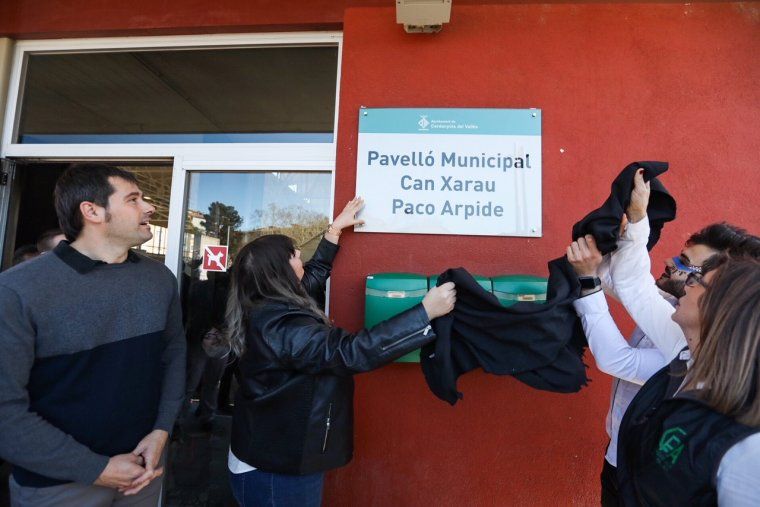 L'ajuntament ha volgut dedicar el nou Can Xarau a qui fou preident del Club de Patinatge