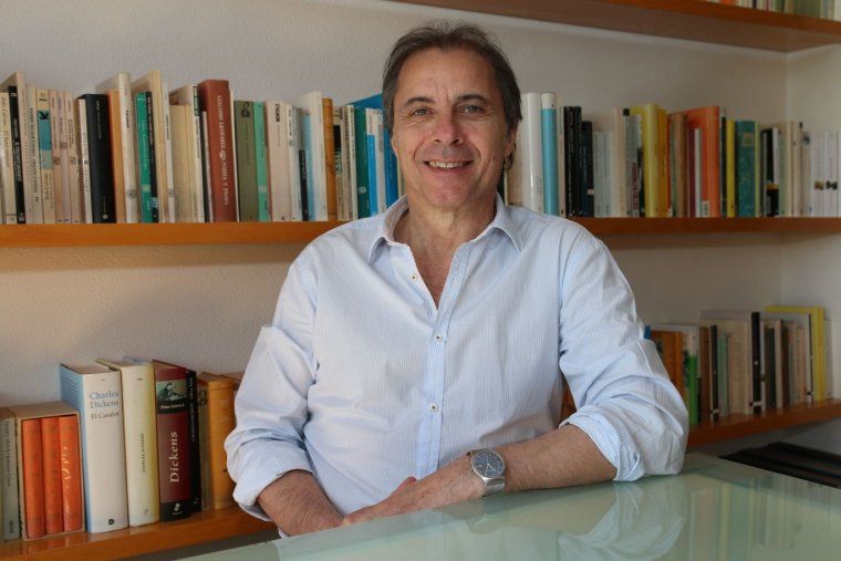 Josep Pujol és professor de literatura catalana medieval a la UAB