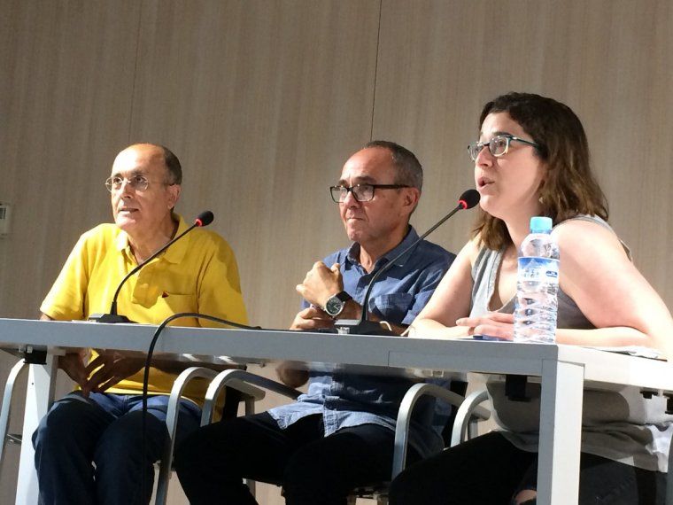 Coscubiela, al centre, durant la presentació de Empantanados a Cerdanyola del Vallès