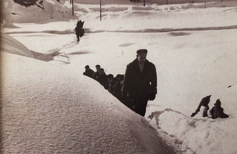 La Nevada de Sant Esteve a Cerdanyola, al 1962 - A l'esquerra, el pont trencat per la riuada del mateix any - (TOT Cerdanyola, 345)