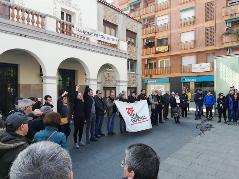 concentració davant lp'ajuntament