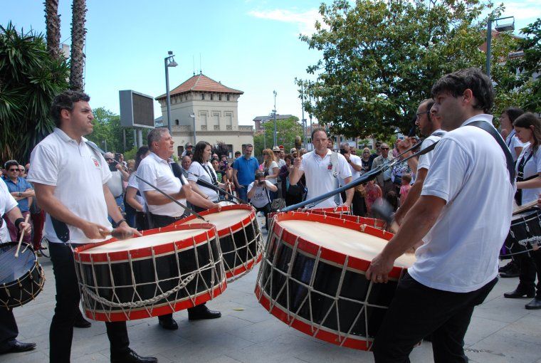 Els bombos tradicionals de les Cases Regionals d'Aragó