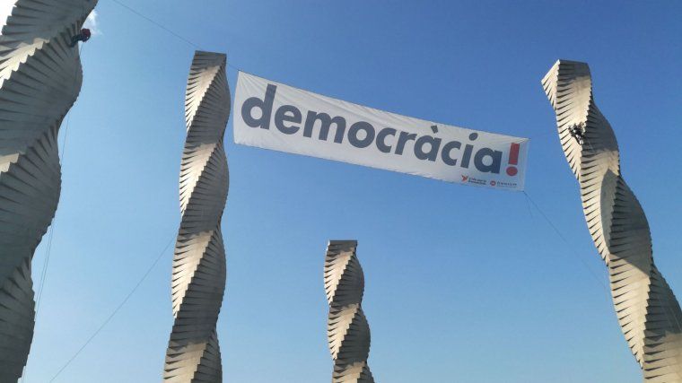 El monument d'Andreu Alfaro és un dels símbols de la UAB