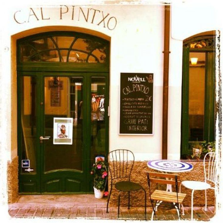 Entrada d'un dels comerços