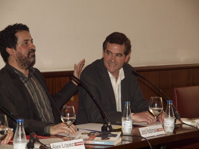Jordi Robirosa i Nacho Solozábal en la presentació del llibre Basquetmania al 2011