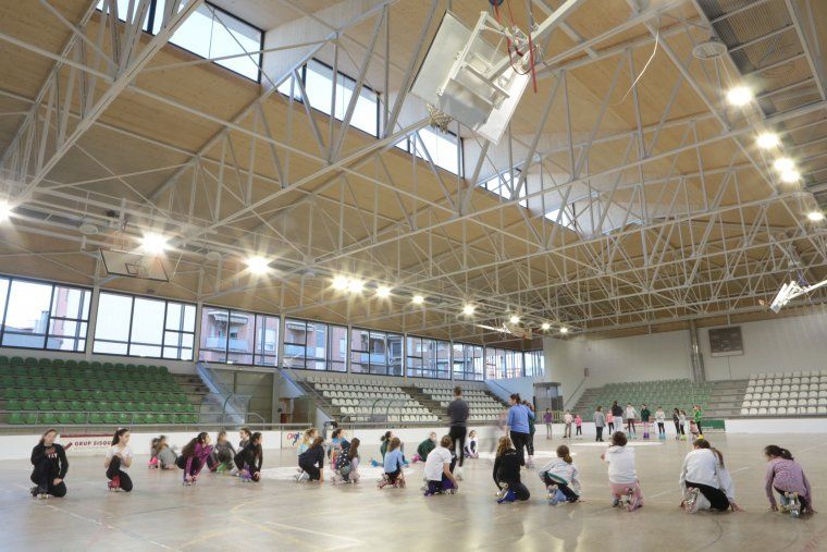 Interior remodelat del pavelló Can Xarau-Paco Arpide