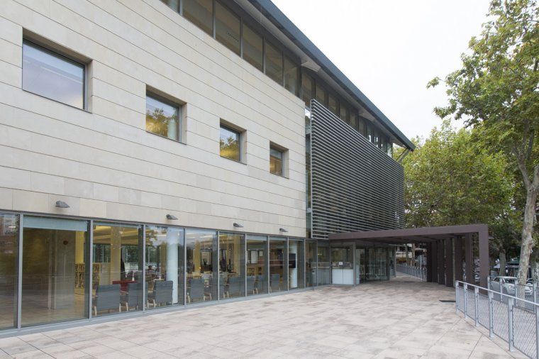 Exterior de la Biblioteca Central.