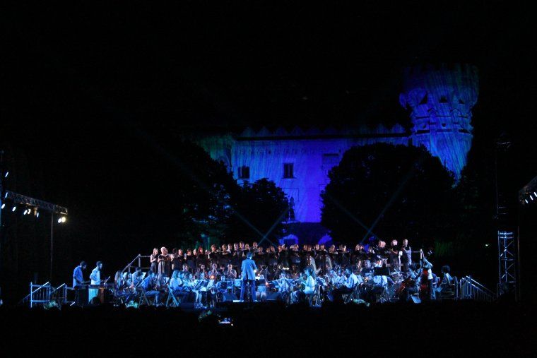 Música i llum al 17è concert al castell
