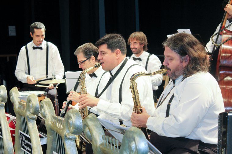 L'Orquestra Franquesina actuarà al Teatre Ateneu.