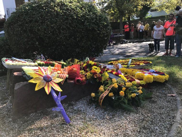 Ofrenes florals dins els actes institucionals de la diada 2018 Ofrenes florals dins els actes institucionals de la diada 2018