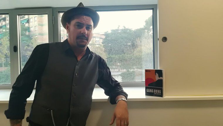 L'escriptor cerdanyolenc Danny Romero ha trobat en el seu estil: el suspens.