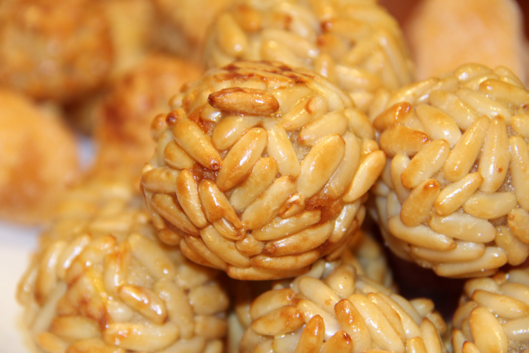 Panellets de pinyons