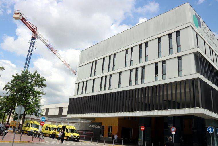Façana de l'hospital Parc Taulí a Sabadell