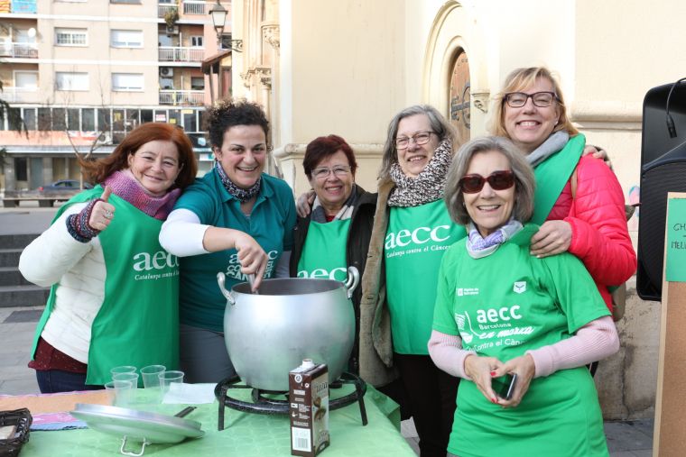 Les membres de l'AECC Cerdanyola que han estat present durant la jornada commemorativa