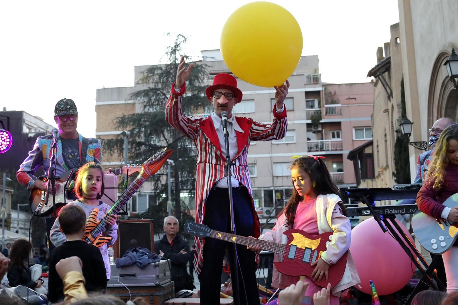 Al Mercat de Serraperera es farà un espectacle de globoflèxia