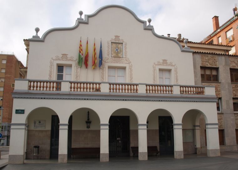 Façana de l'Ajuntament de Cerdanyola