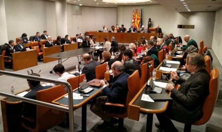 El Ple de la Diputació de Barcelona consta de 51 diputats escollits de forma indirecta