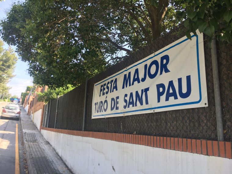 Cartell de celebració de la Festa Major del Turó de Sant Pau, a l'urbanització