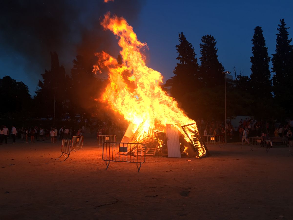 La gran foguera de la revetlla Sant Joan