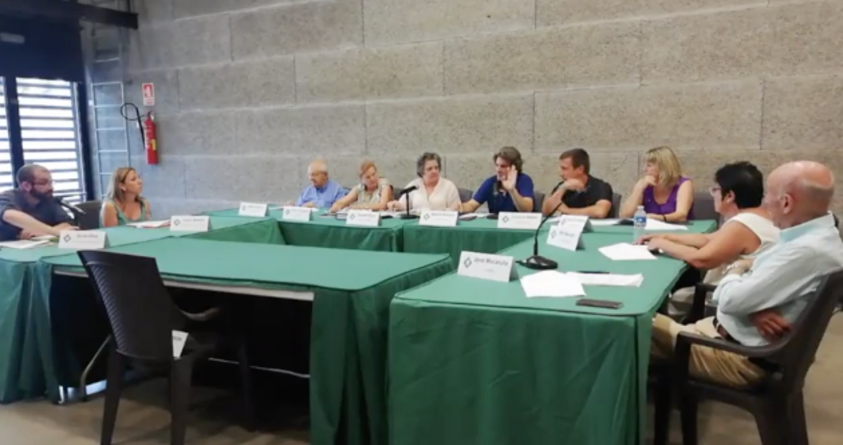 Els nous vocals van ocupar les seves cadires en la primera sessió del plenari bellaterrenc Els nous vocals van ocupar les seves cadires en la primera sessió del plenari bellaterrenc