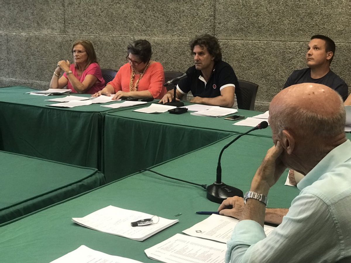 Ramon Andreu parla al Ple de la Junta de Veïns d'aquest dilluns 15 Ramon Andreu parla al Ple de la Junta de Veïns d'aquest dilluns 15