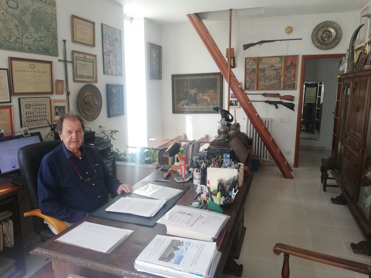 Josep Maria Gibert, al seu despatx personal