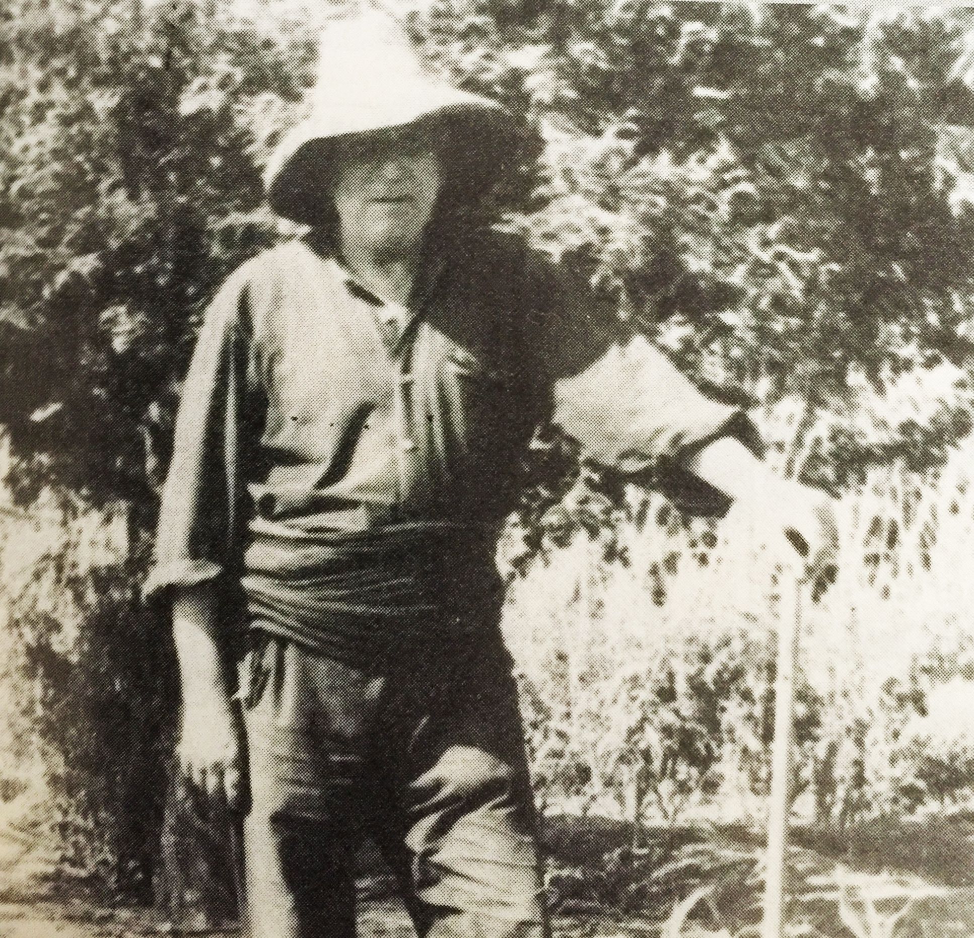 Domingo Riba, pagès, al 1935, als terrenys de l'actual %22Mercadillo%22 de Les Fontetes. Fotografia cedida per Lluís de Arquer