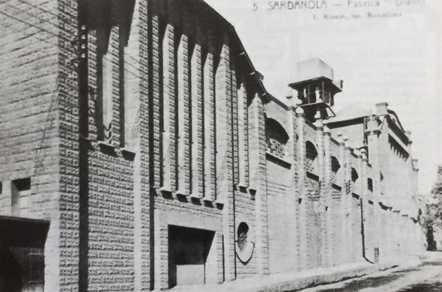 La fàbrica Uralita a la portada del TOT Cerdanyola núm. 20 - Cedida per Roisin Escursell