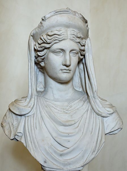 Demèter. Marbre, còpia romana a partir d'un original grec del segle IV aC. |  Museo nazionale romano di palazzo Altemps