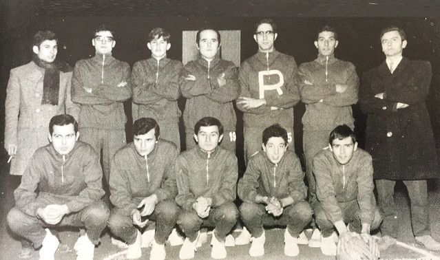 Equip de Bàsquet de la Aiscondel, anys 60 (TOT Cerdanyola, 266)   Cedida per la Família Garcés