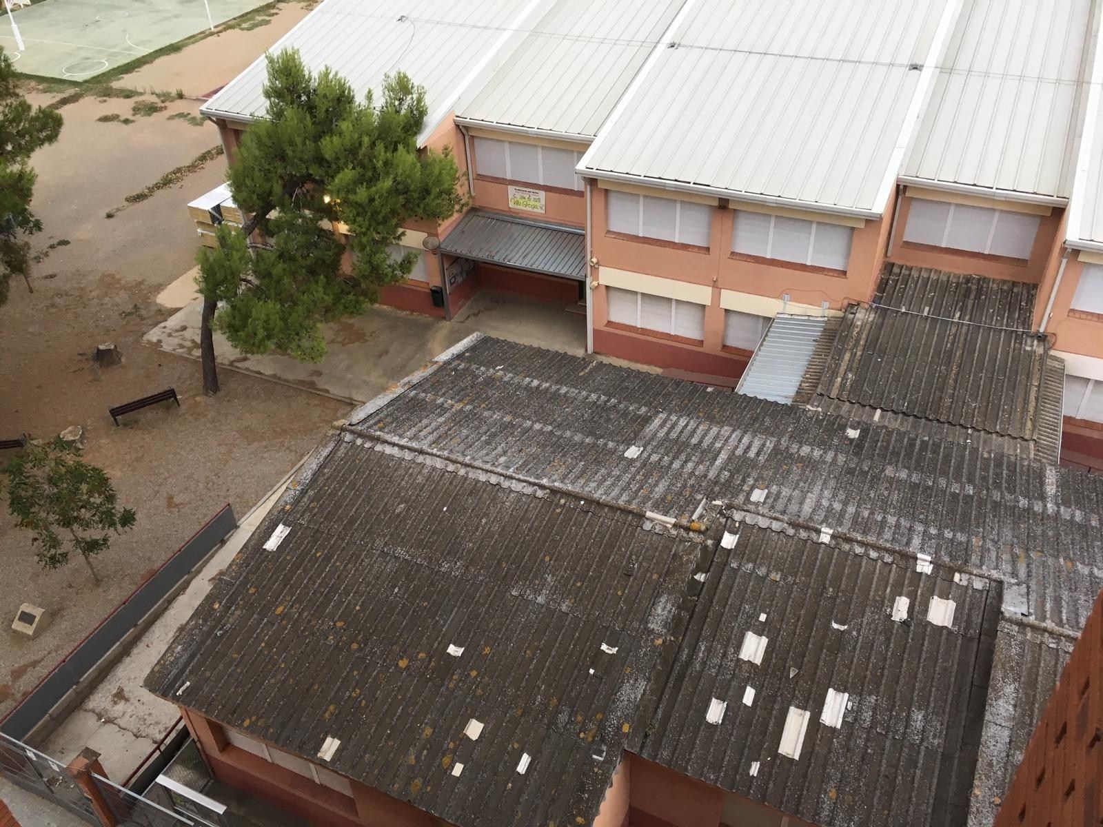 El sostre de fibrociment de l'Escola Carles Buïgas, des de l'aire | Ajuntament de Cerdanyola