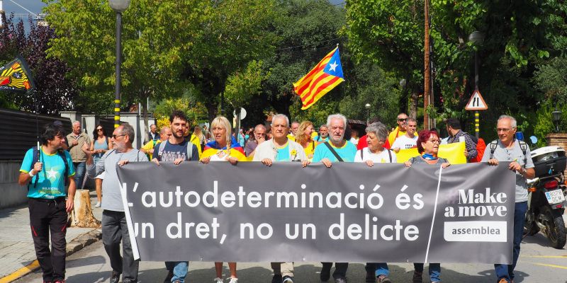 Manifestació fins al pont de la UAB