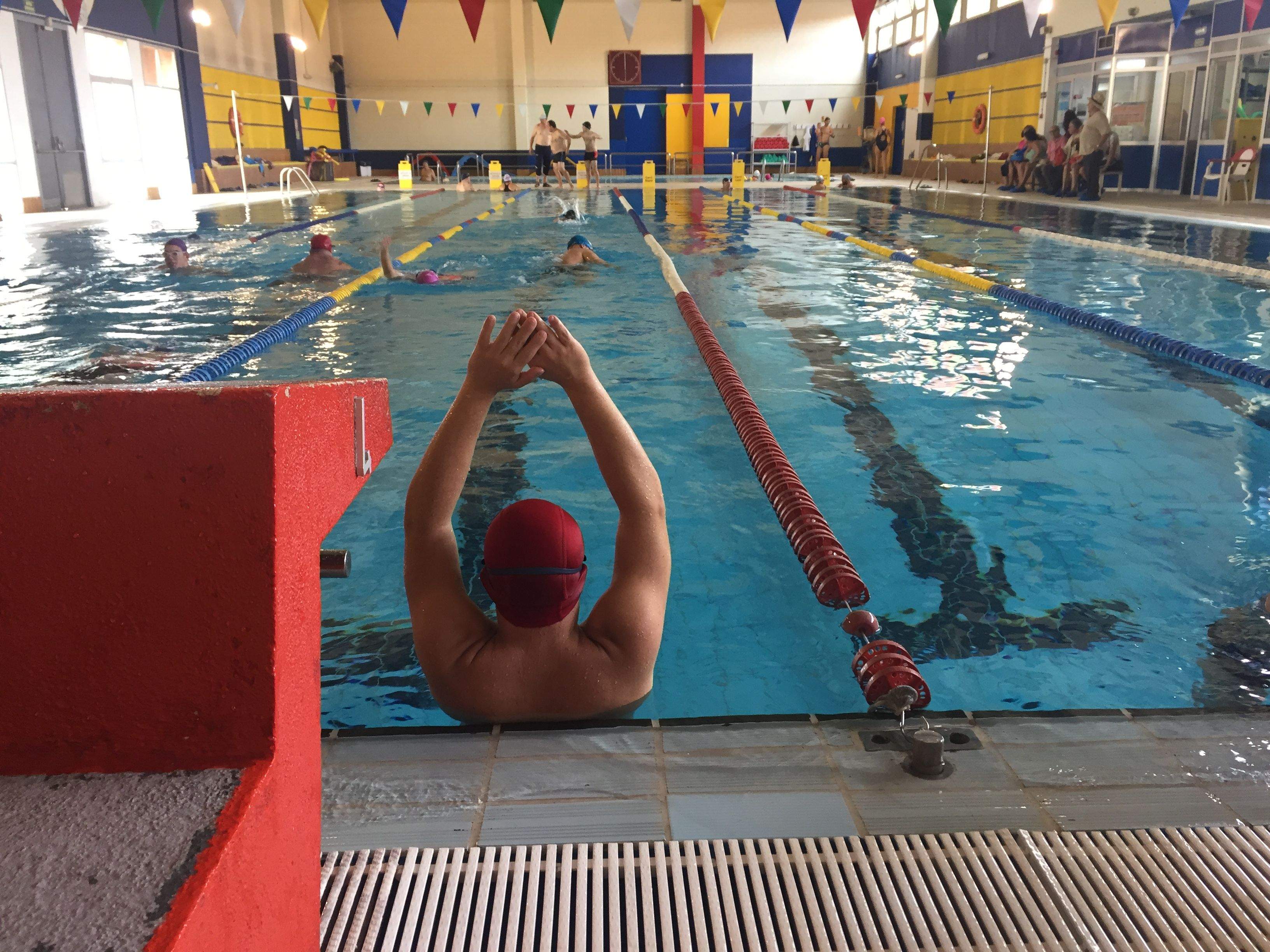 Les activitats a la piscina durant la 5a Fira de l'Esport