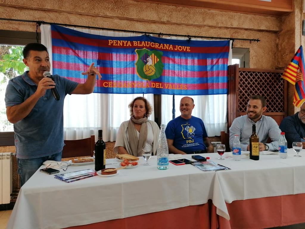 El President de la Confederació Mundial de Penyes, Antoni Guil, durant els parlaments