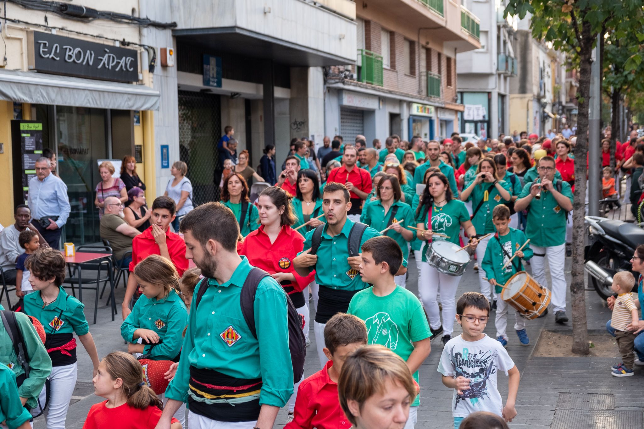 Cercavila amb els Gegants. FOTO: Ale Gómez