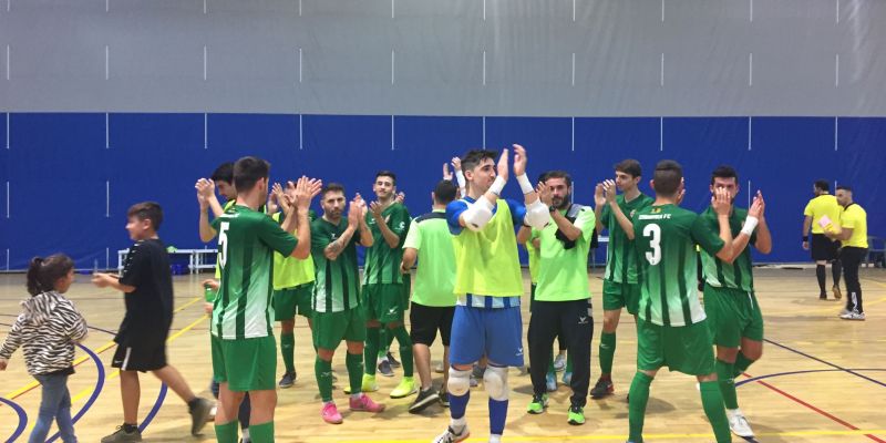 L'equip dels cerdanyolencs celebrant la victòria