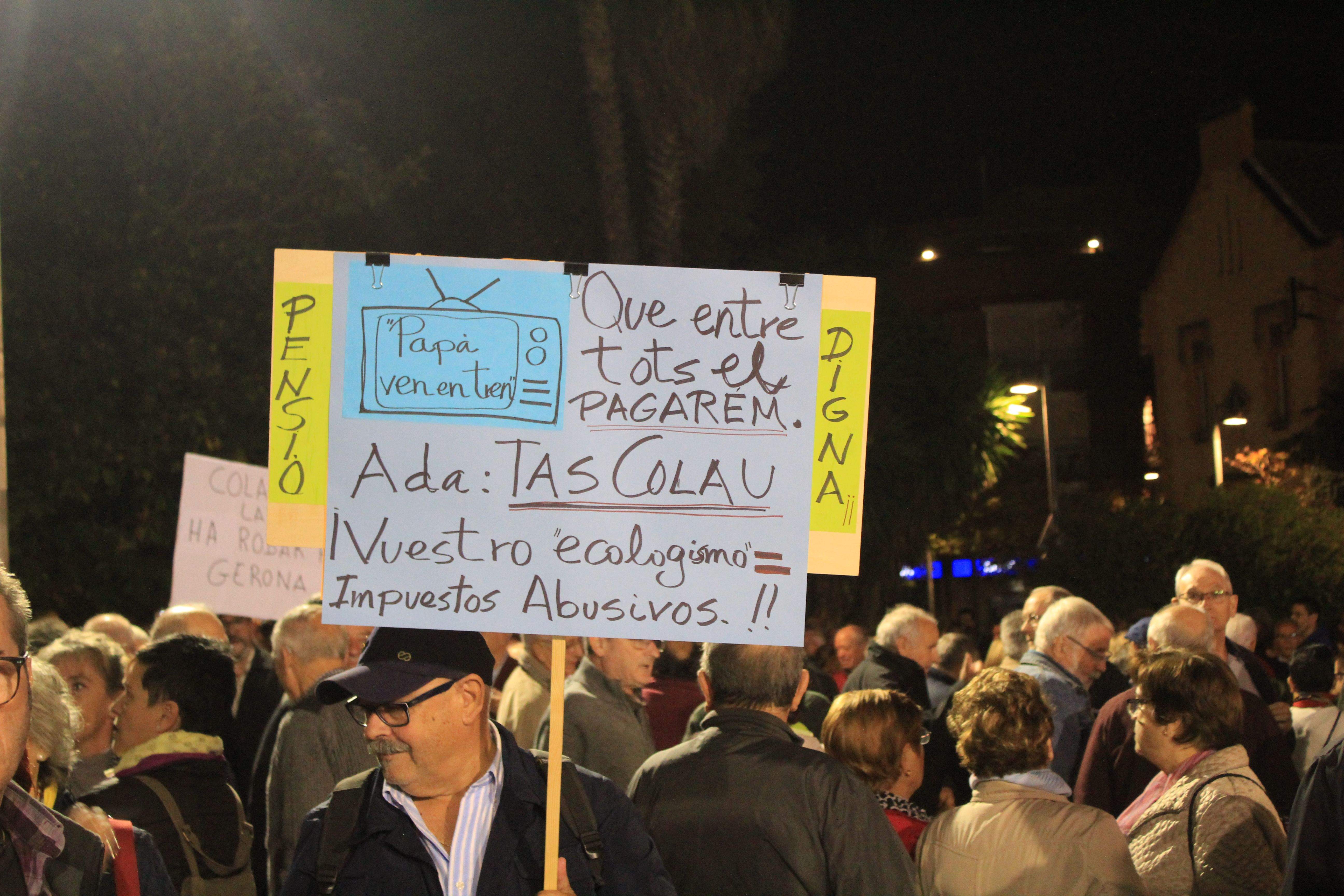 Els manifestants han demanat no pagar el nou impost de l'AMB