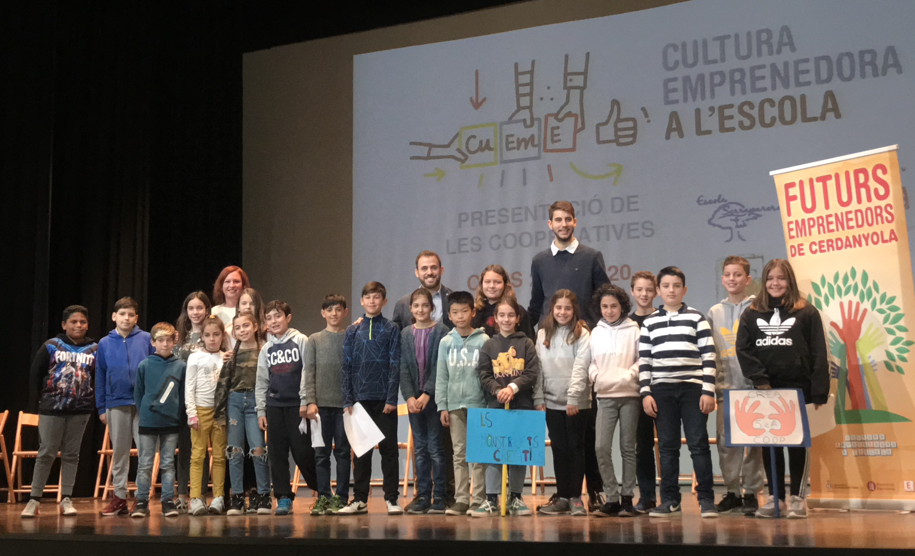 Els presidents de les cooperatives amb l'alcalde Carlos Cordón i els regidors Carme Arché i David González