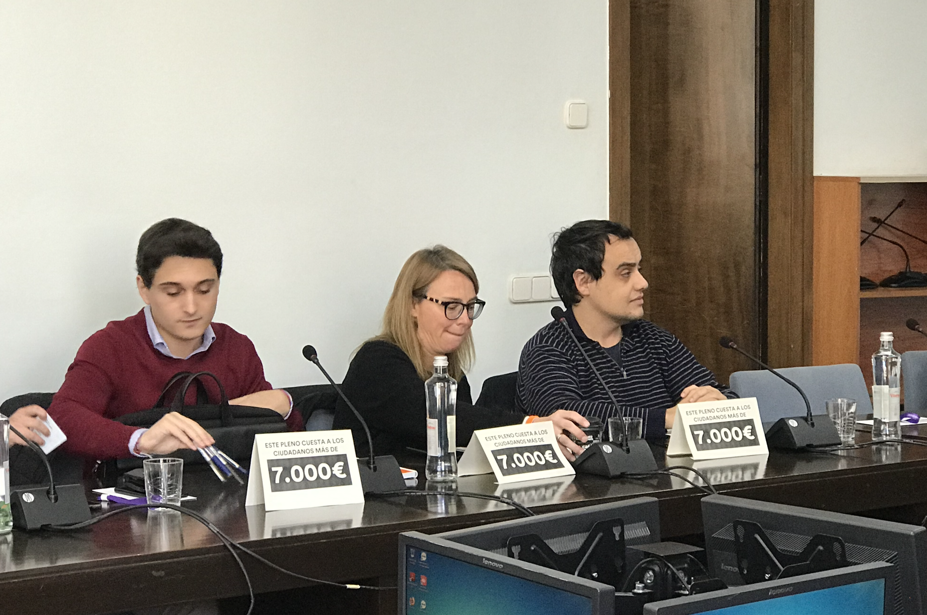 Els regidors de Ciutadans durant el ple extraordinari