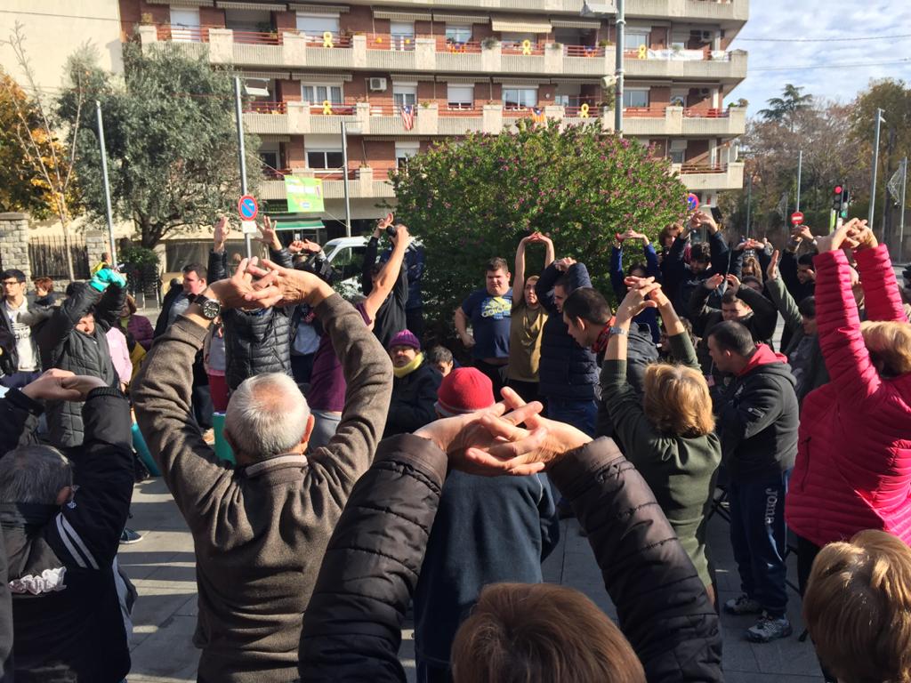 Classe de ioga inclusiu. FOTO: Mónica García