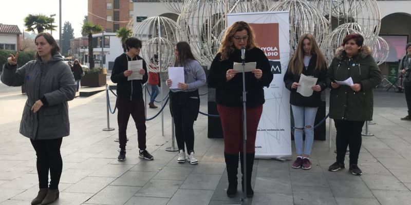 La regidora Pepi Rivera dirigint-se als participants de la jornada. FOTO: Mónica García