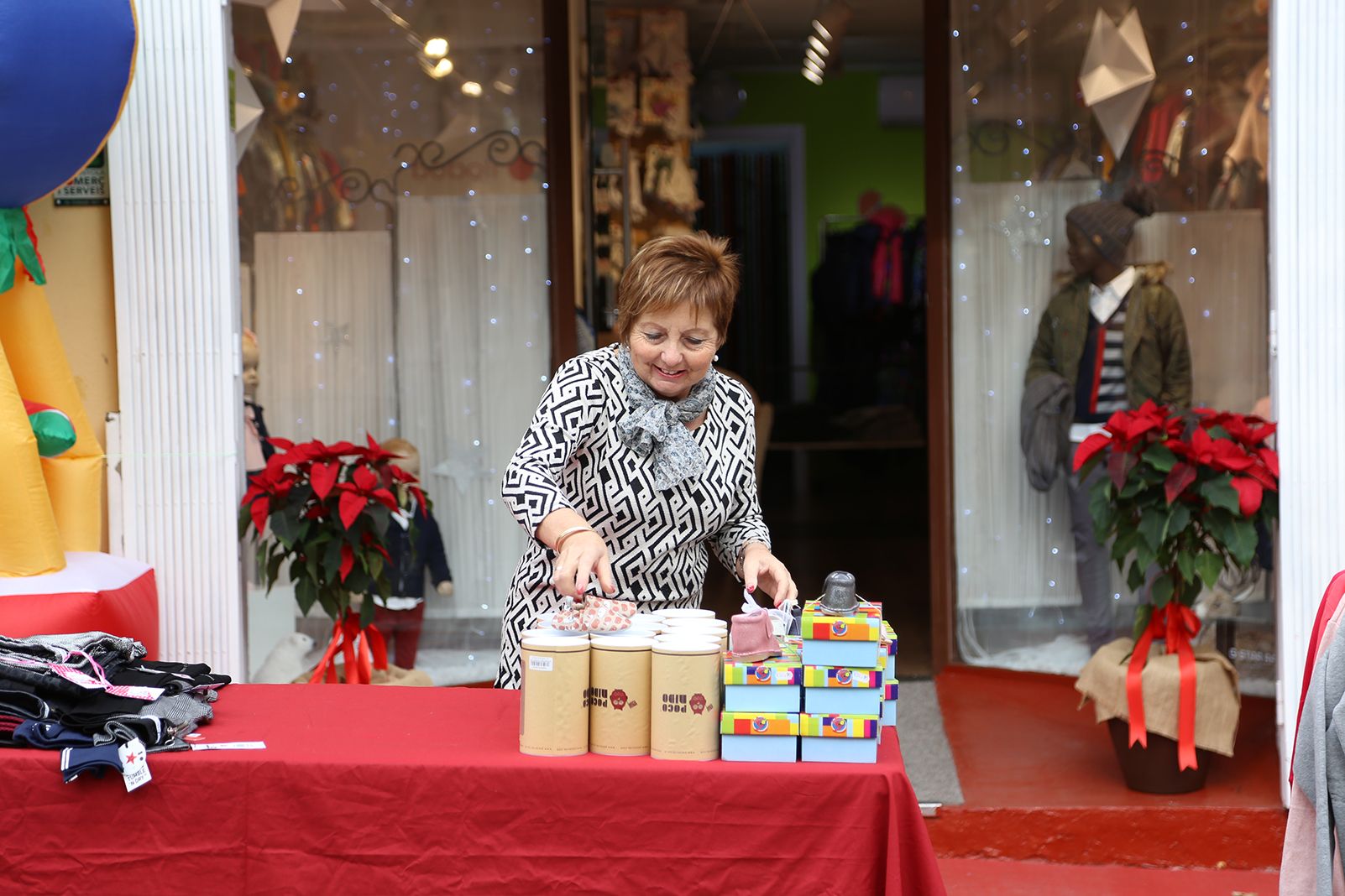 Els comerços han aprofitat per oferir els seus productes al carrer