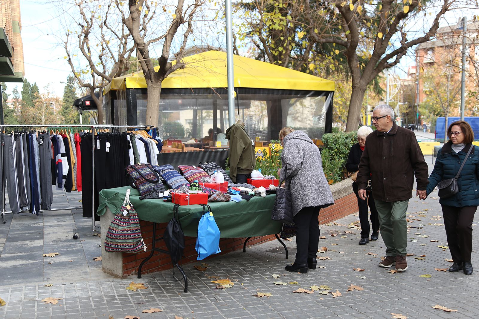 Els comerços han aprofitat per oferir els seus productes al carrer