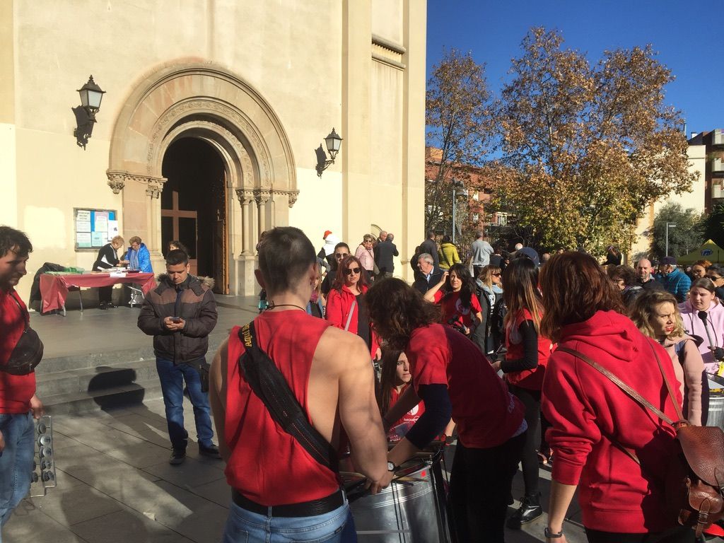 Les actuacions musicals i de dansa s'han succeït durant tot el dia a la Plaça Abat Oliba