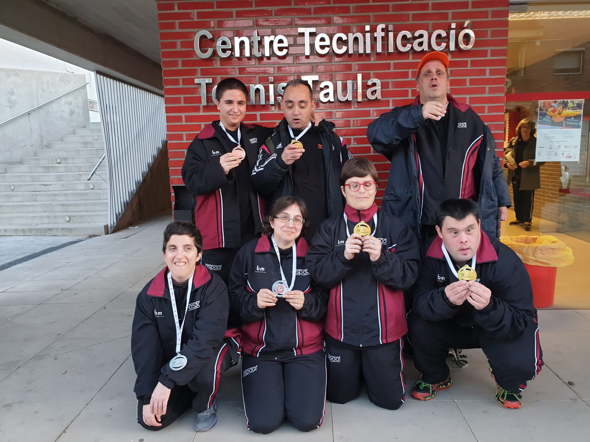 Els esportistes d'Aspadi amb les medalles del Campionat de Catalunya. FOTO: Aspadi