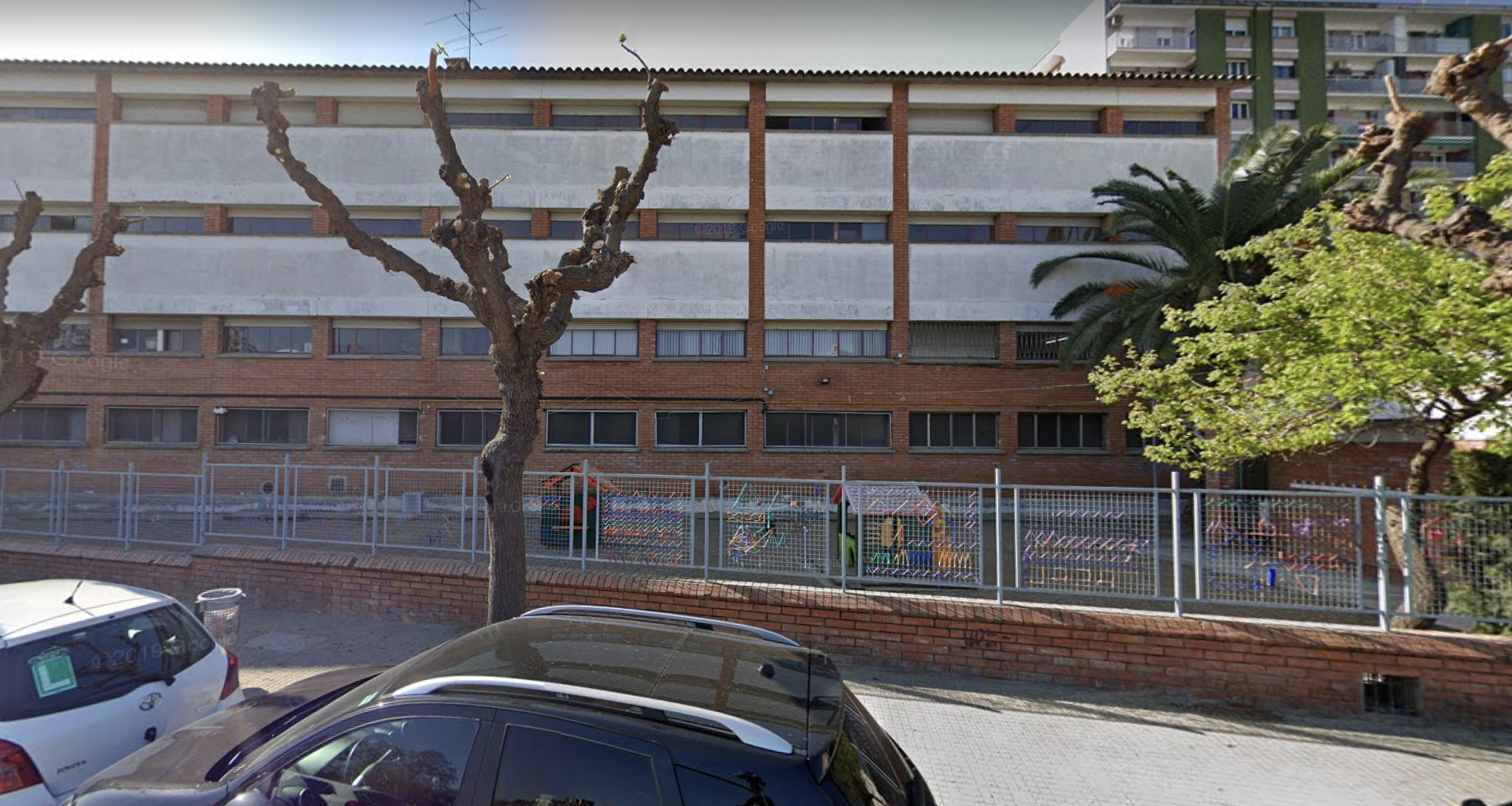 Exterior de l'Escola Les Fontetes. FOTO: G. Maps