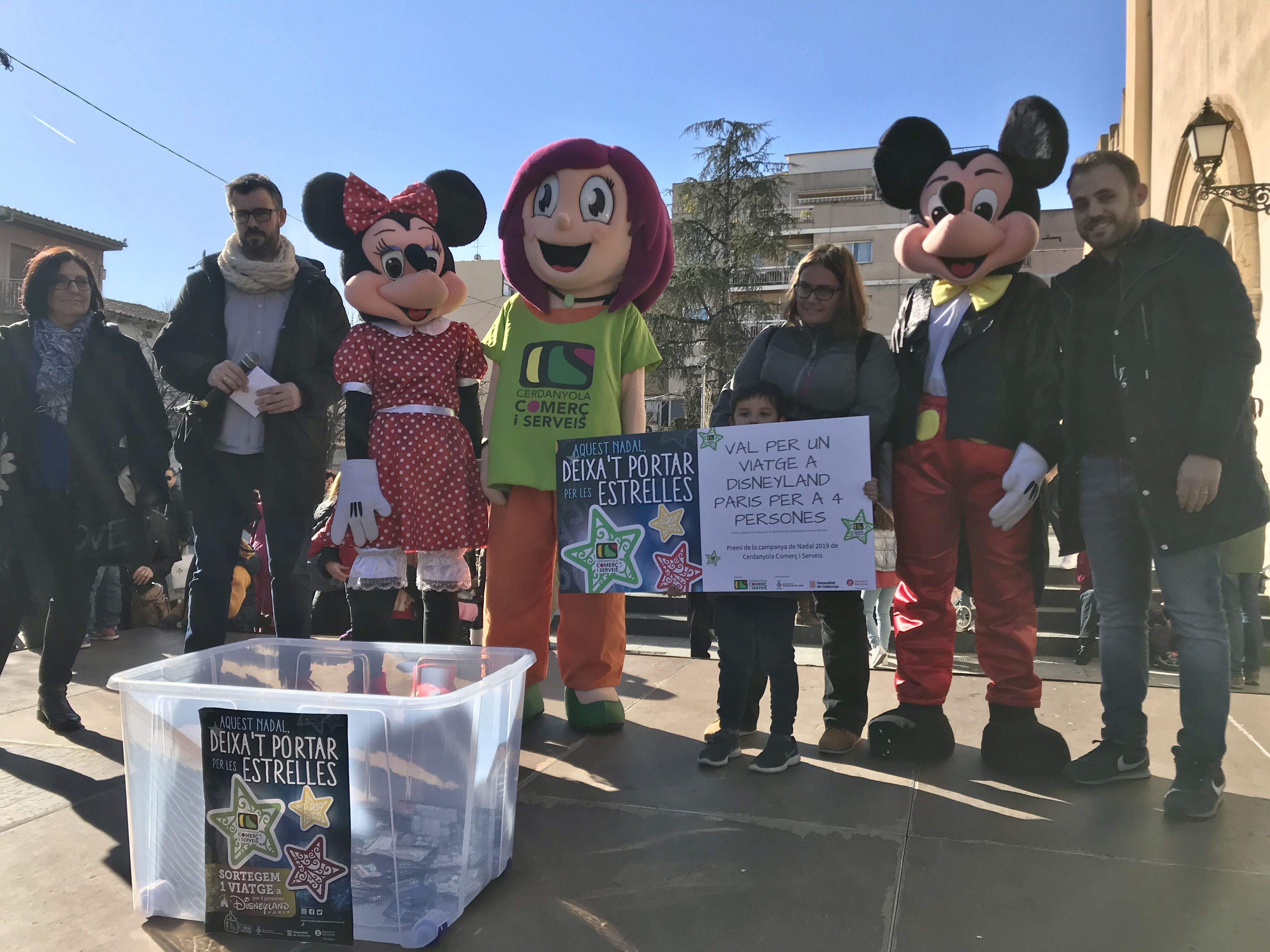 La guanyadora del viatge a Disneyland Paris és Esther Rubio